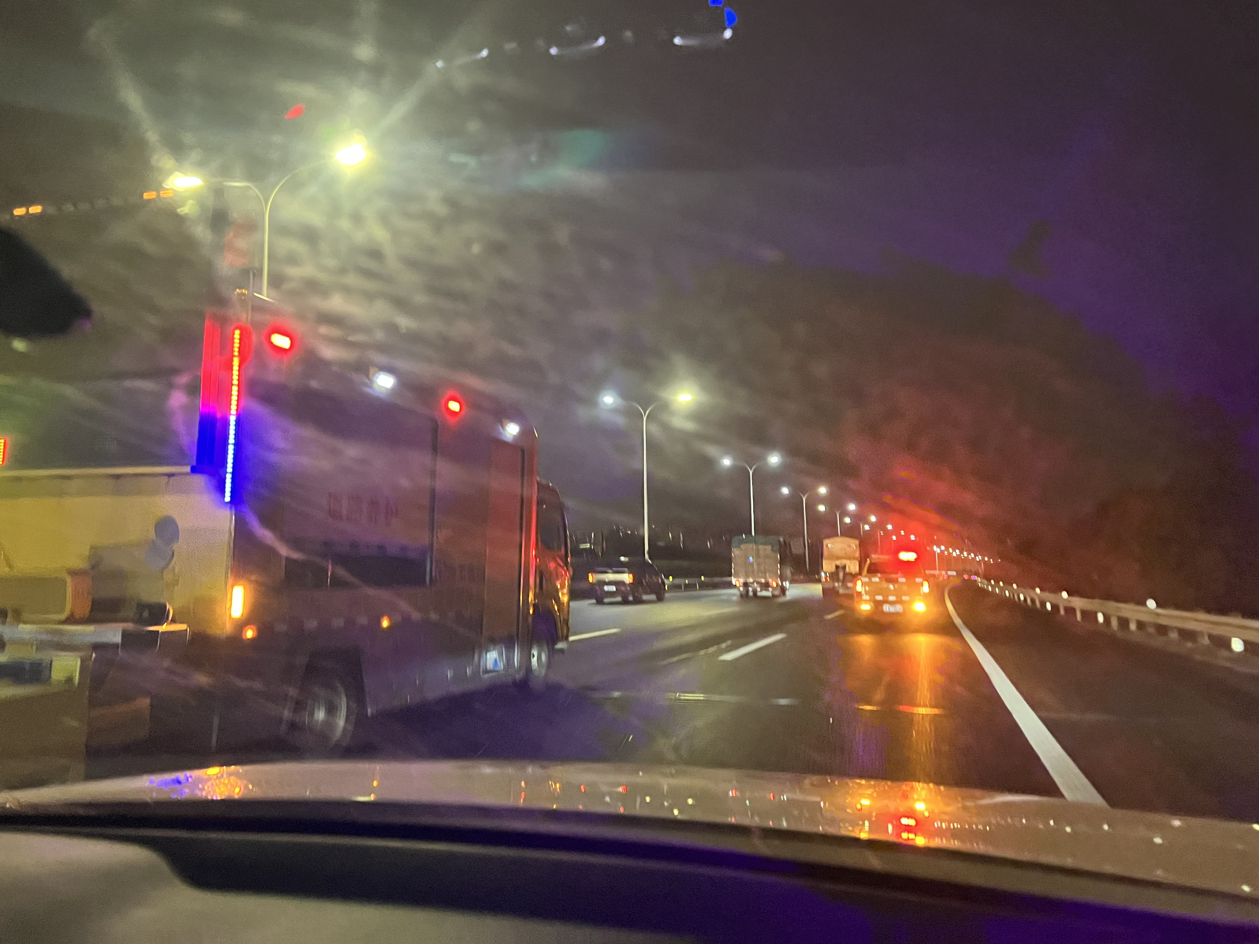 雪落无声守通途 零度坚守护平安