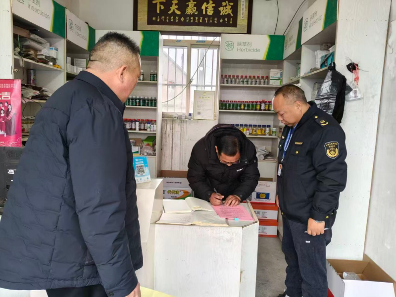 <strong>兴化兴东镇：筑牢源头防线 守护舌尖安全</strong>