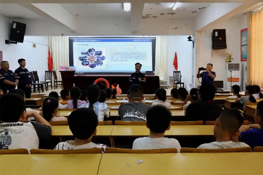 <strong>“安全不放假”—— 兴化市荻垛镇暑托班开展暑期安全宣讲活动</strong>